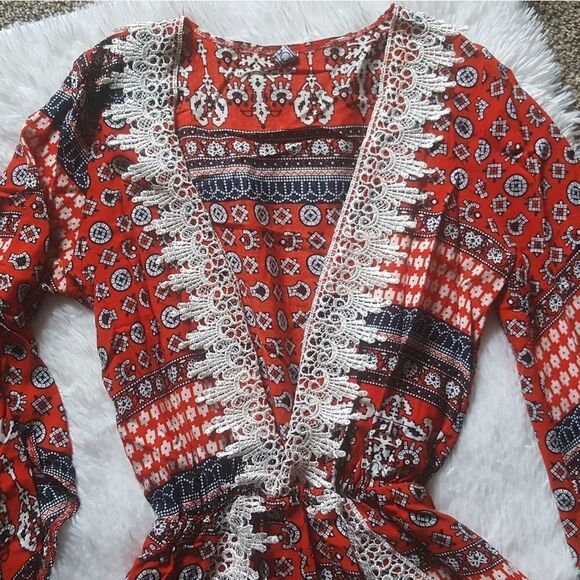 Gemqi Shorts Romper One Piece Red Blue Cream Lace Trim Women’s Size Large - Picture 5 of 9